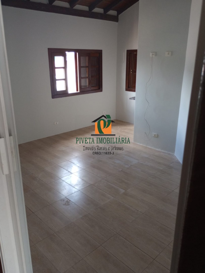 Casa à venda com 3 quartos, 230m² - Foto 4