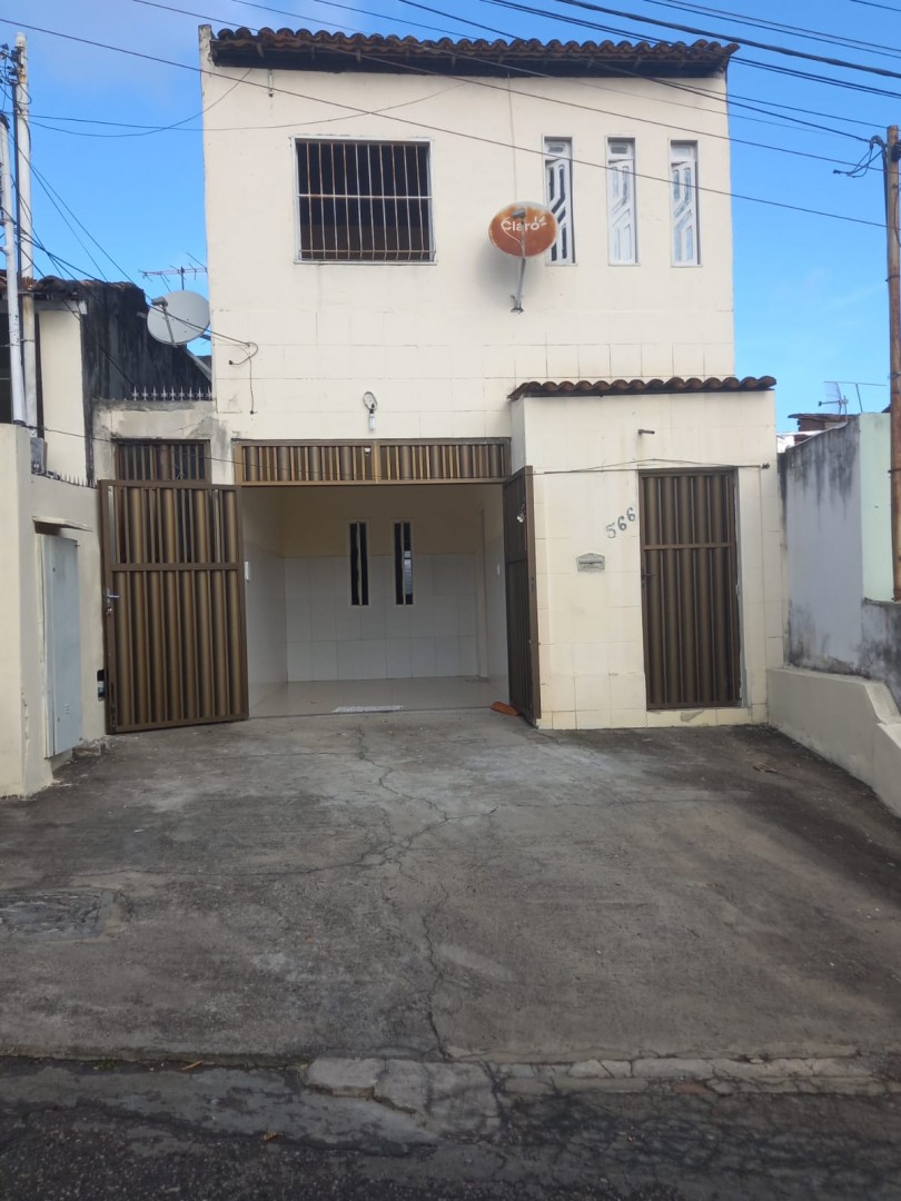 Excelente Casa com 2 pavimentos