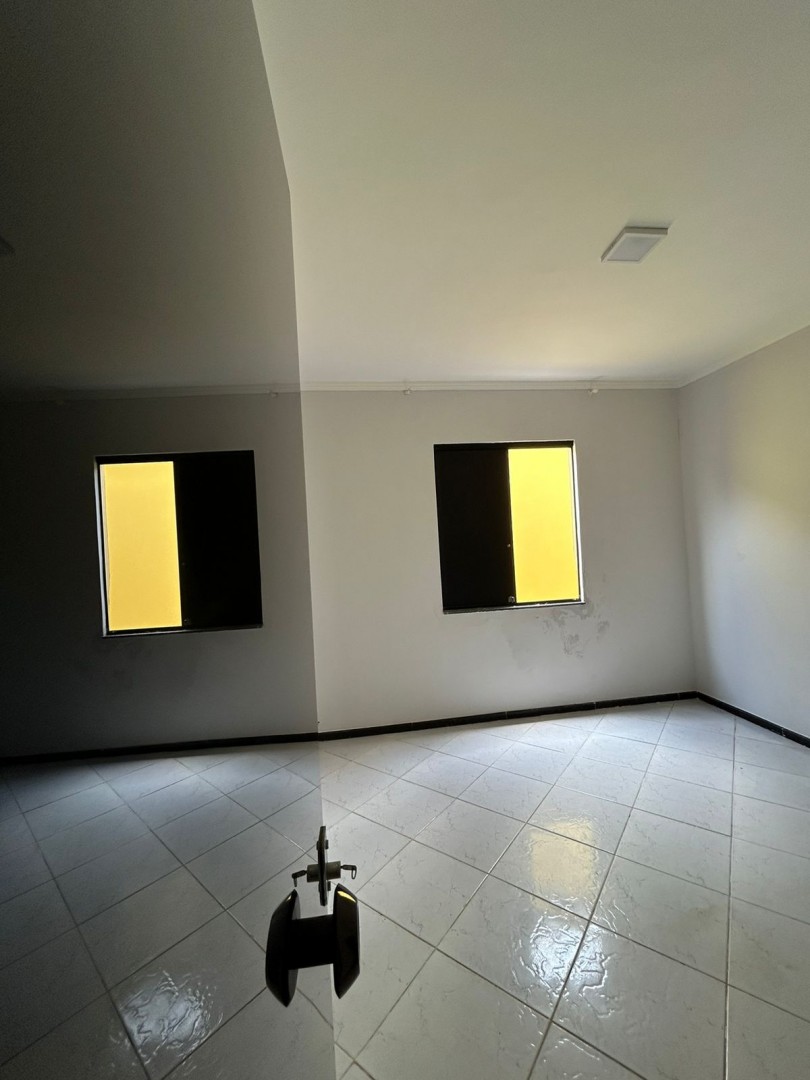 Linda Casa no Bairro Coroa do Meio