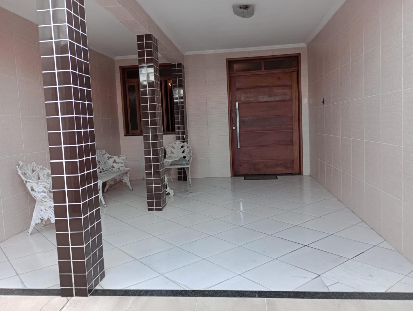 Excelente casa no Siqueira Campos