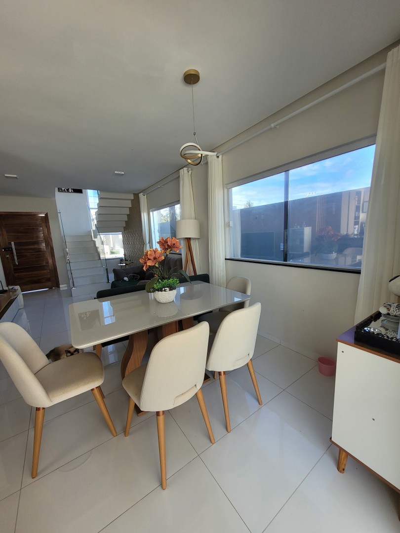 Excelente casa no Condomínio Sol e Praia
