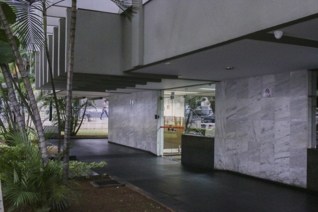 Alugo prédio completo, 2000m2, Setor de Autarquias Sul, Asa Sul - DF. Sua empresa no coração de Brasília.